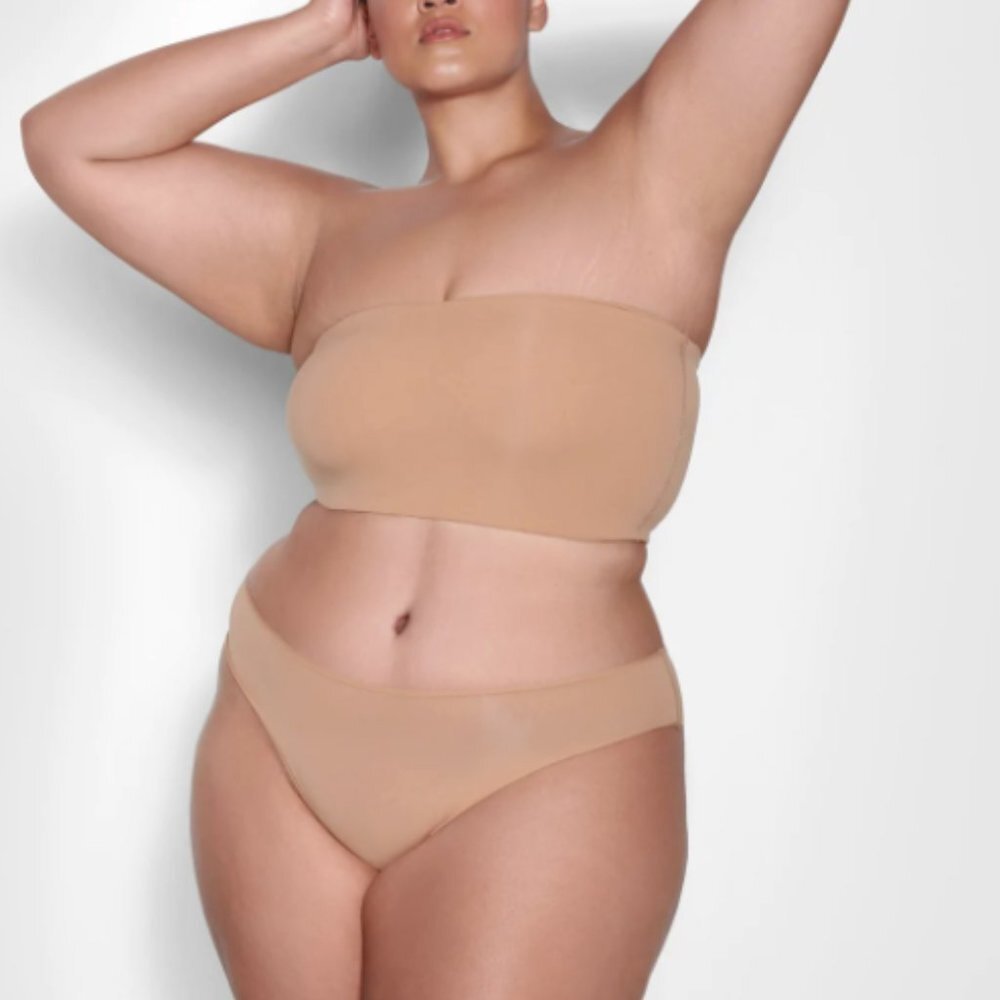 SKIMS Tan Strapless Bra